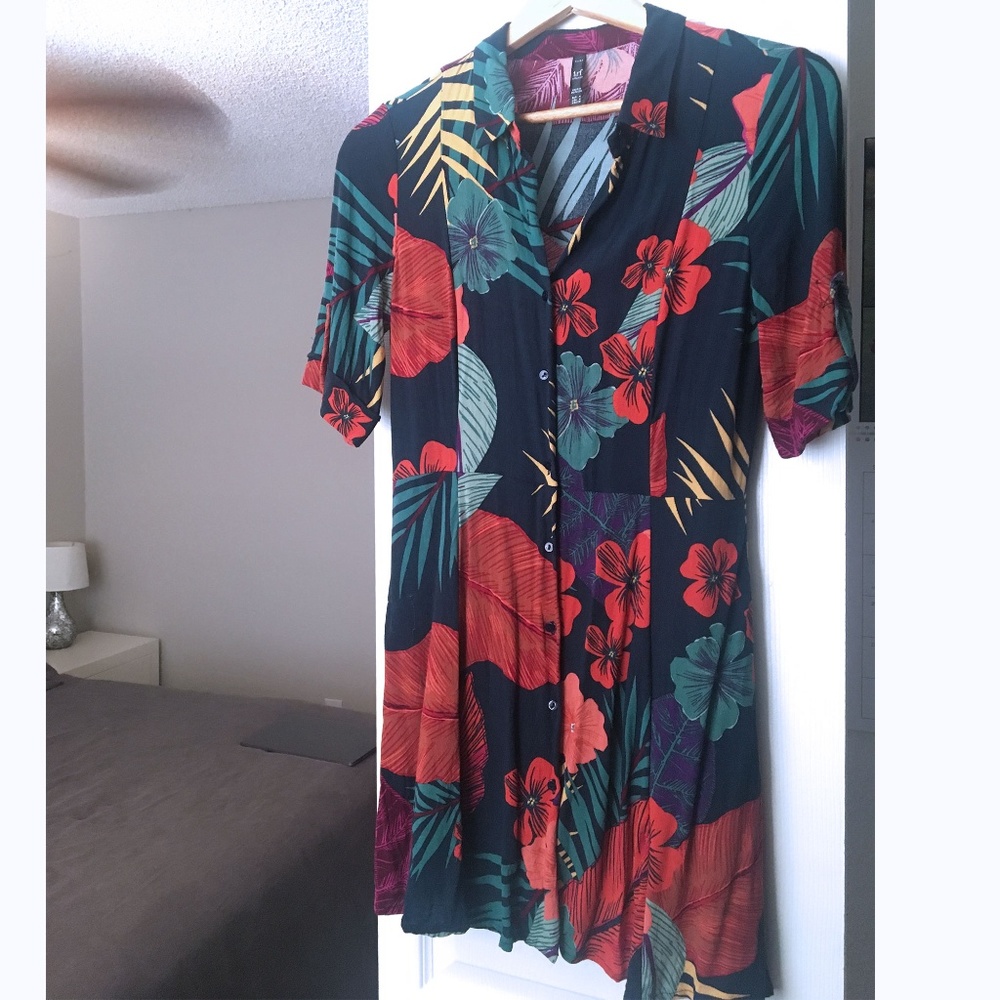 Navy blue and floral Zara dress - Never been worn